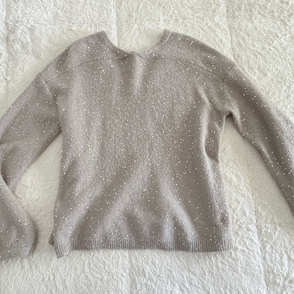 LOFT Light Gray V-Neck Sweater - Picture 5 of 5